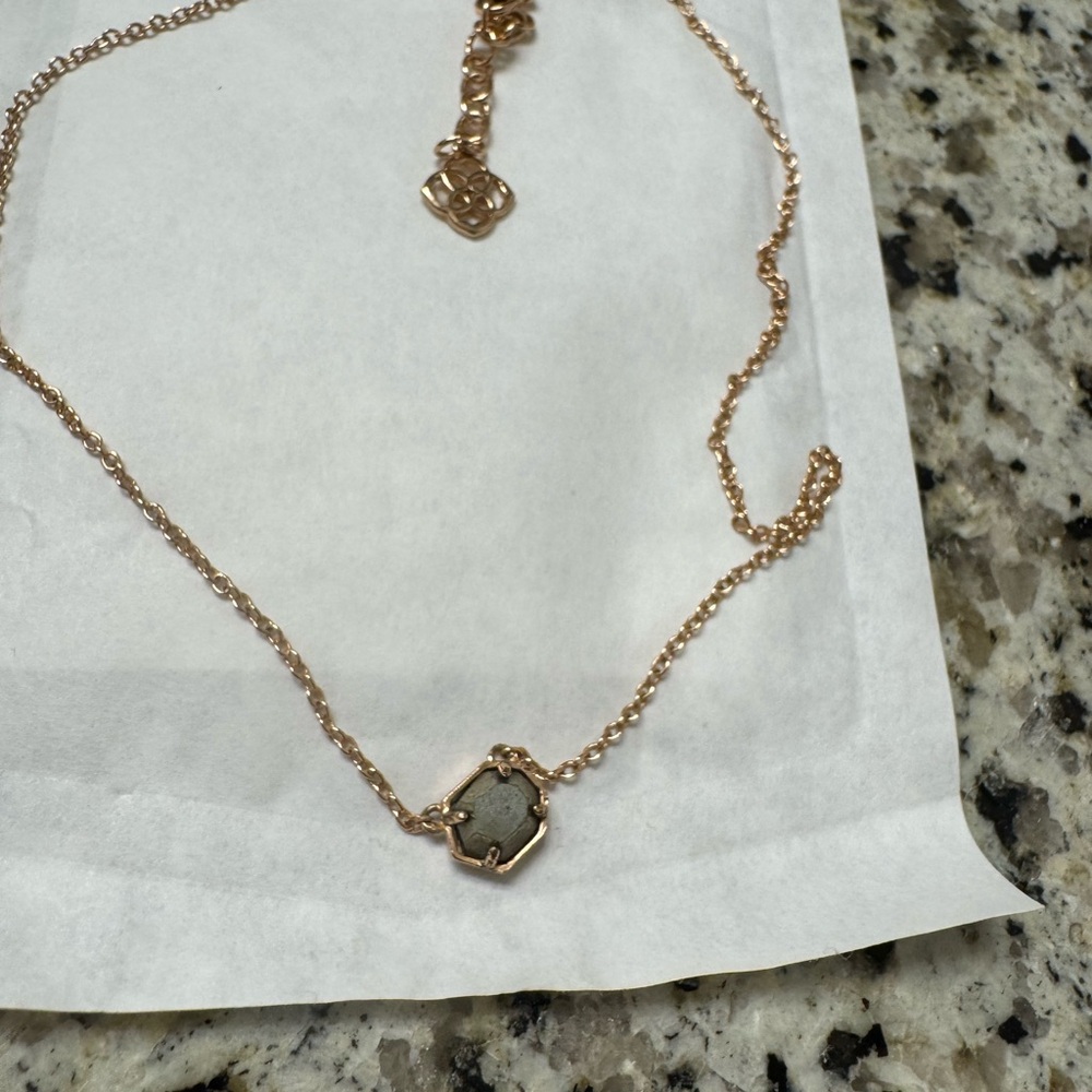 Elegant Rose Gold Kendra Scott Necklace with Hexagonal Pendant